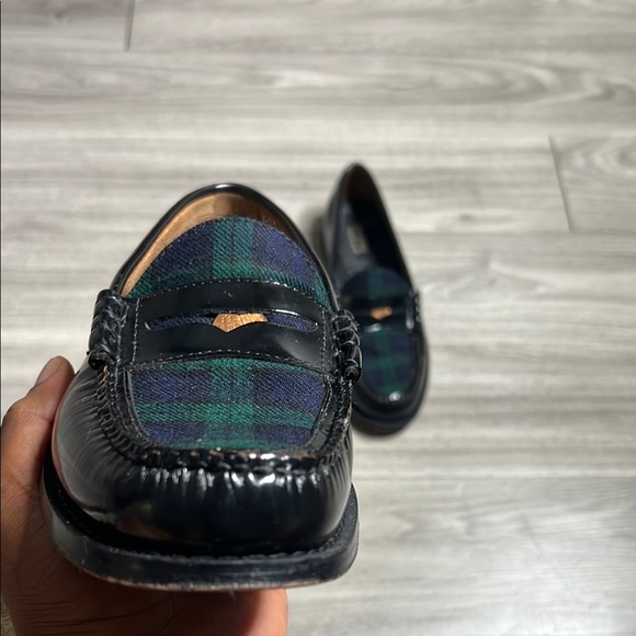 G H Bass & Co Weejuns Black and Green Plaid Loafers (9) - Picture 7 of 14